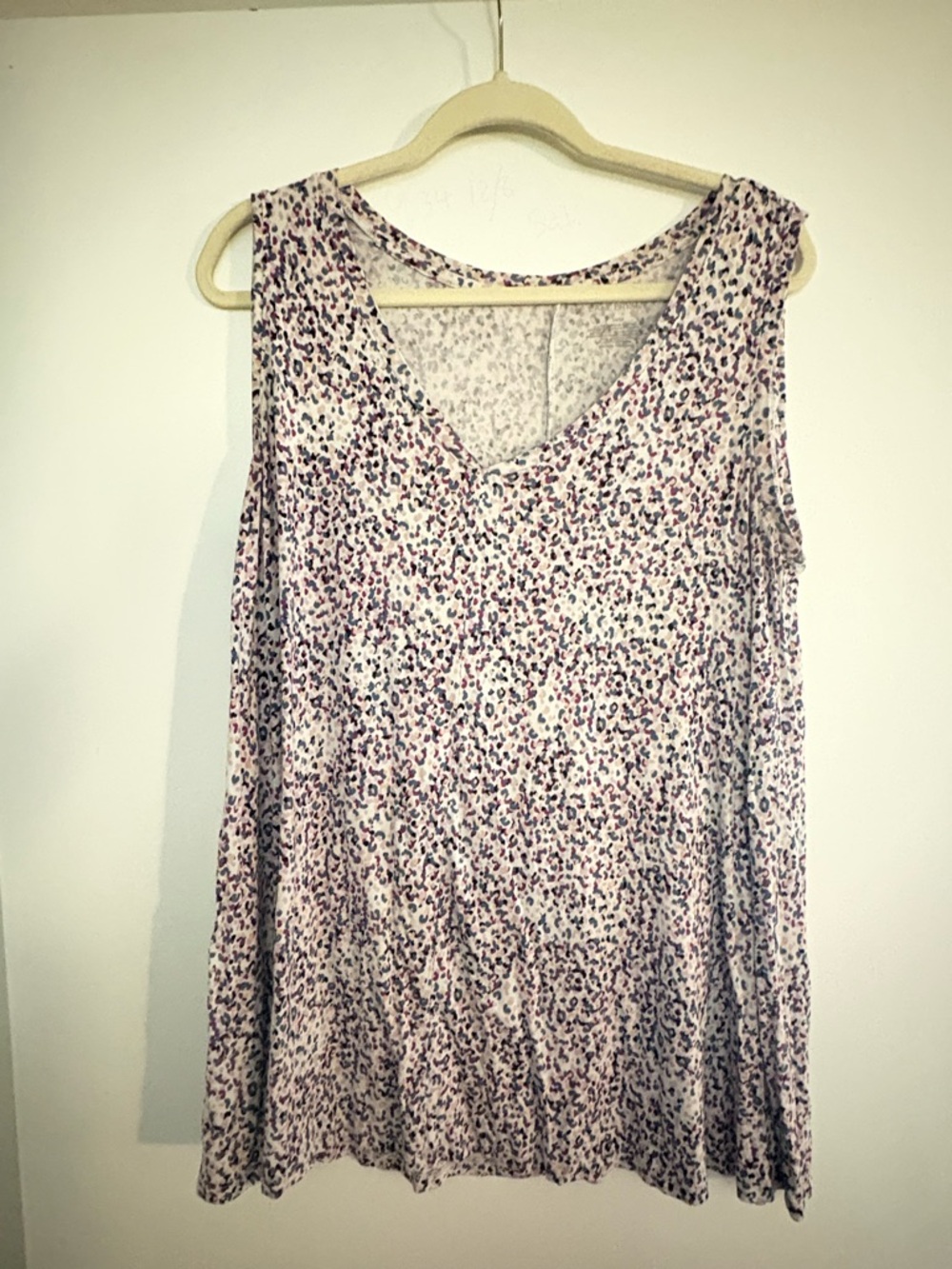 Lane Bryant Multi-Color Print Sleeveless V-Neck Tank